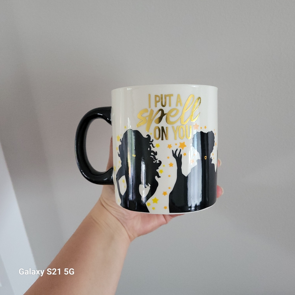 Disney Hocus Pocus Black/Gold 'I Put a Spell on You...and Now You're MINE!' Mug